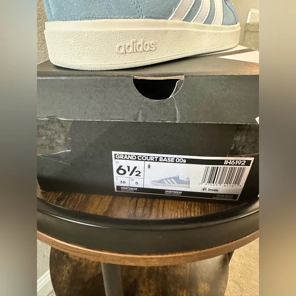 NIB Adidas Grand Court Base